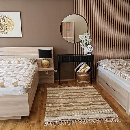 Apartmány Koněvova Mikulov Exteriér fotografie